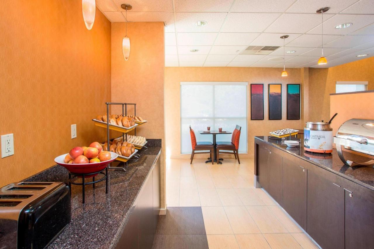 Residence Inn Topeka Zewnętrze zdjęcie